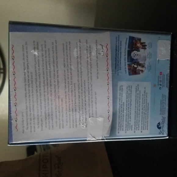 The Elf on the Shelf - Picture 4 of 5